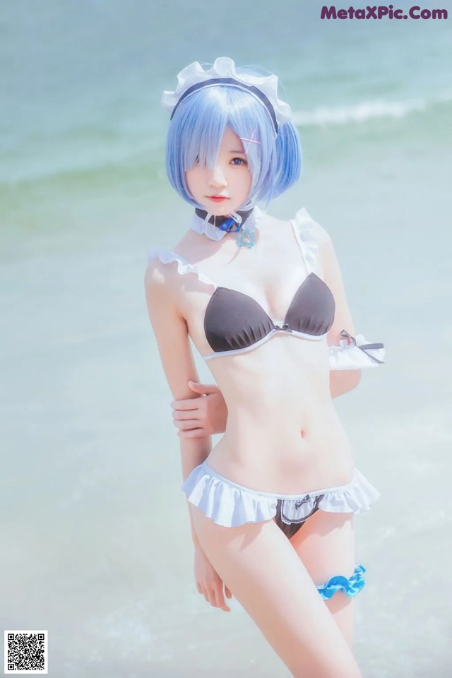 Coser @ 桜 桃 喵 Vol.036: 蕾姆 水 着 (48 photos) No.dd7e66